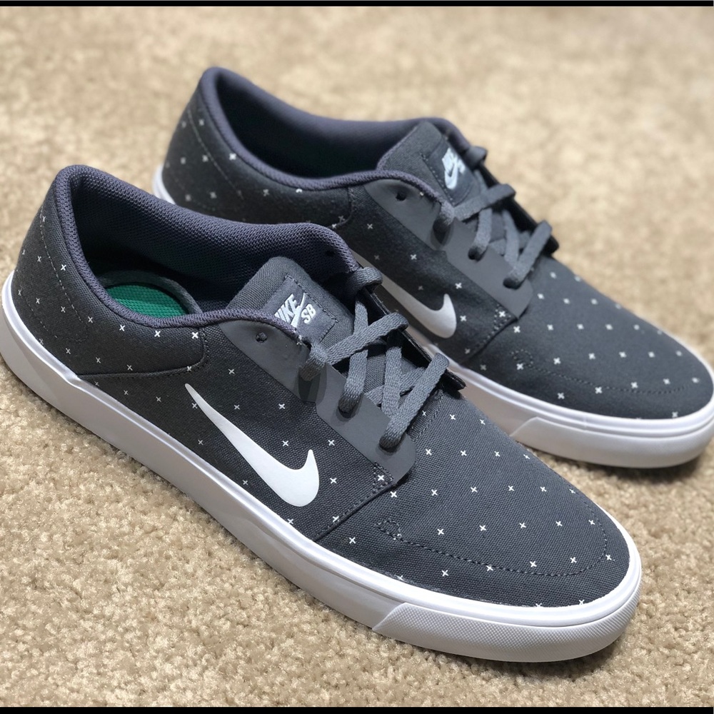 NIKE SB SIZE 10